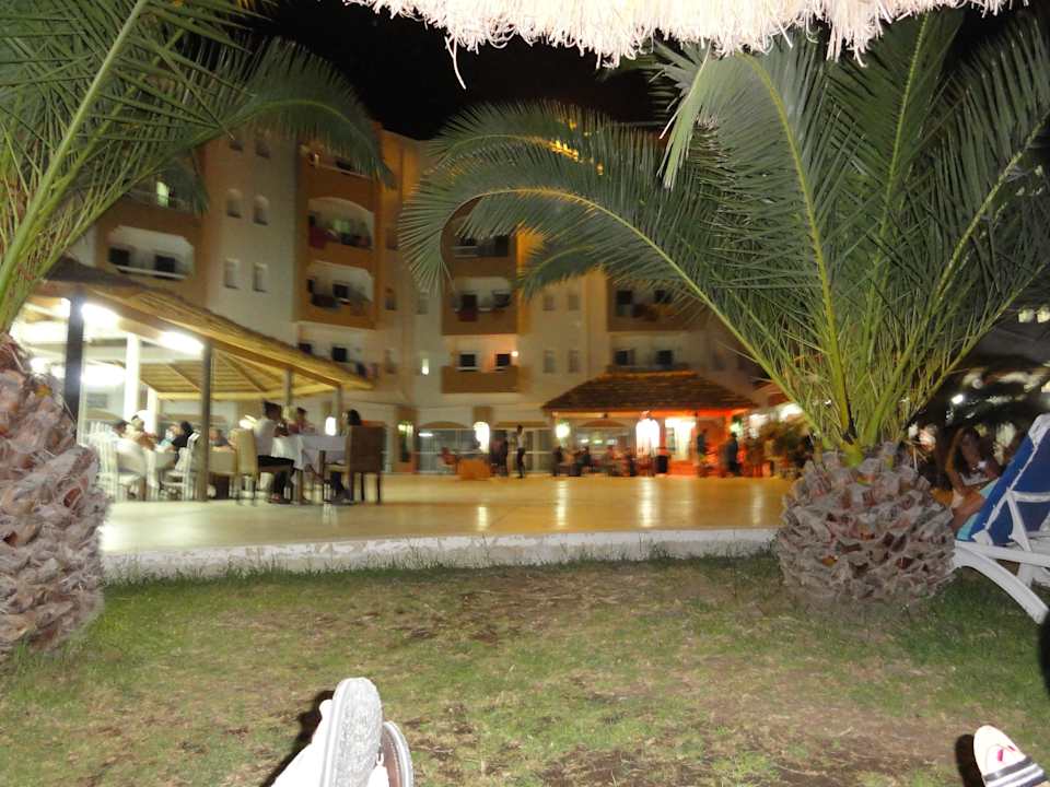 Patio Hotel Zenith, Kinza & Anais