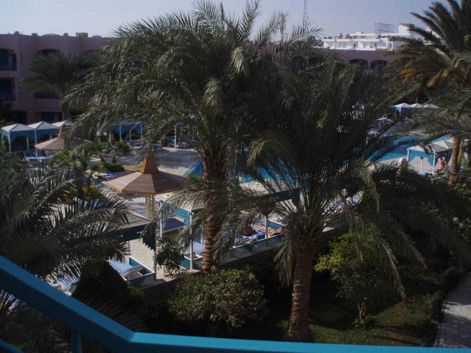 Grünanlage Hotel Le Pacha Beach Resort