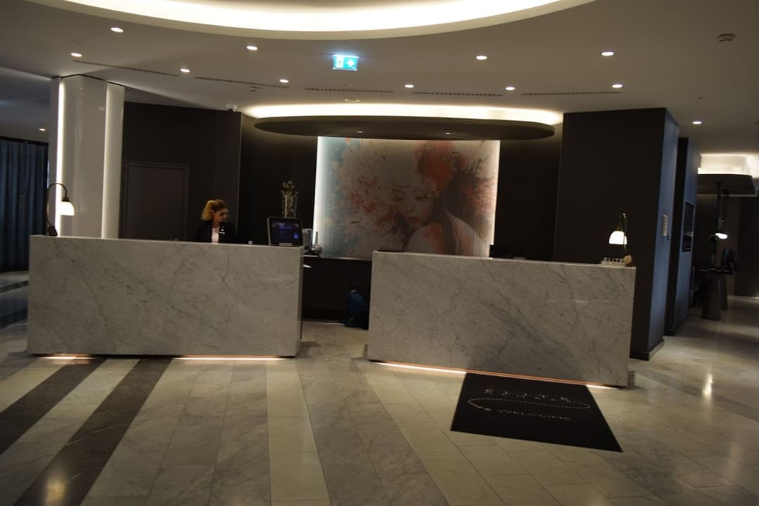 Lobby Renaissance Wien Hotel