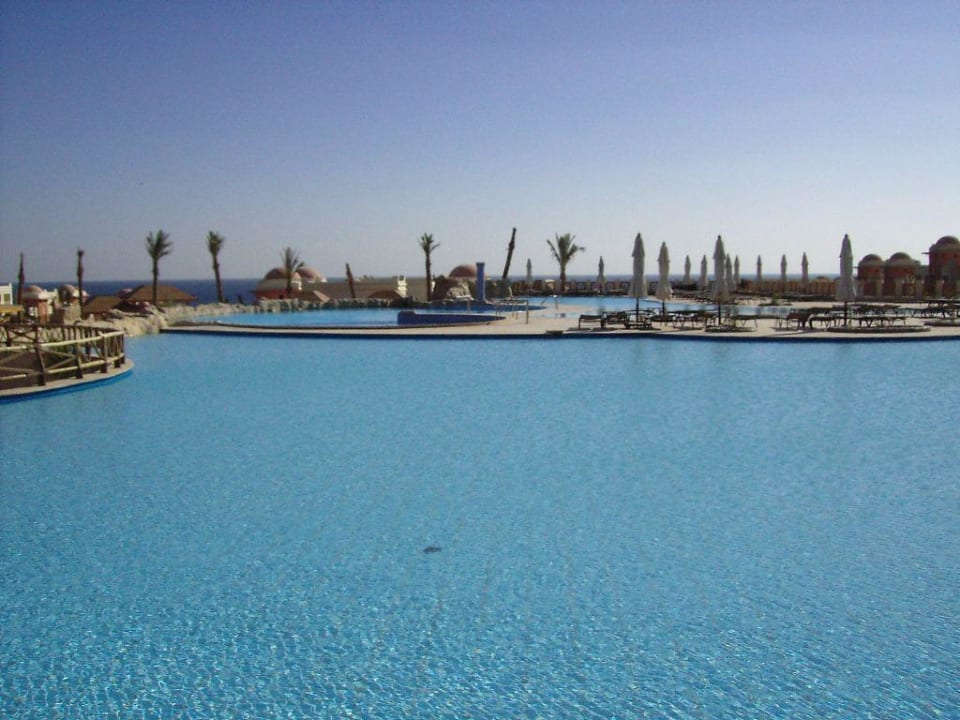 Der große Kinder-Pool Serenity Alpha Beach