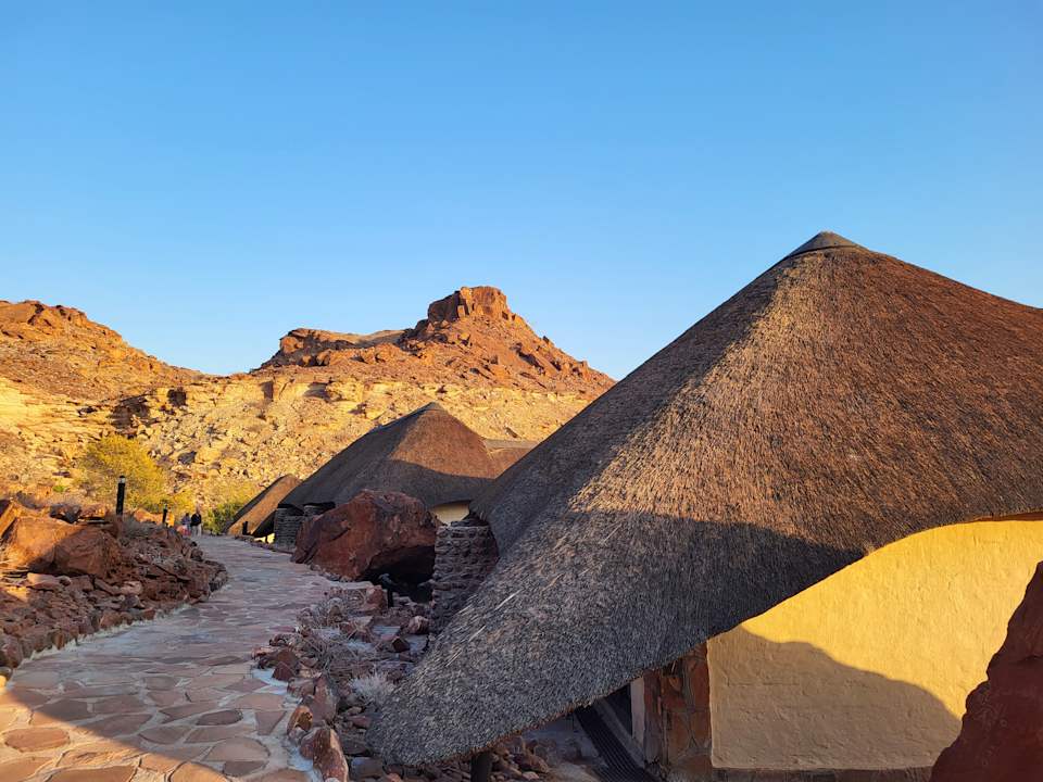 Außenansicht Twyfelfontein Country Lodge