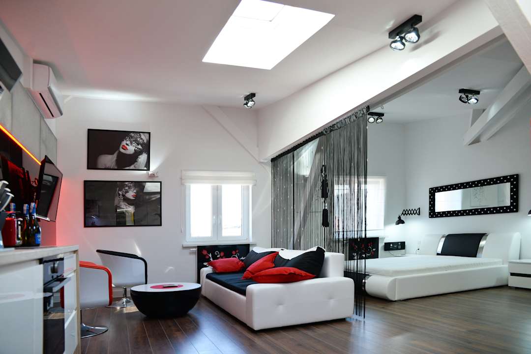 Zimmer In the Attic Apartments