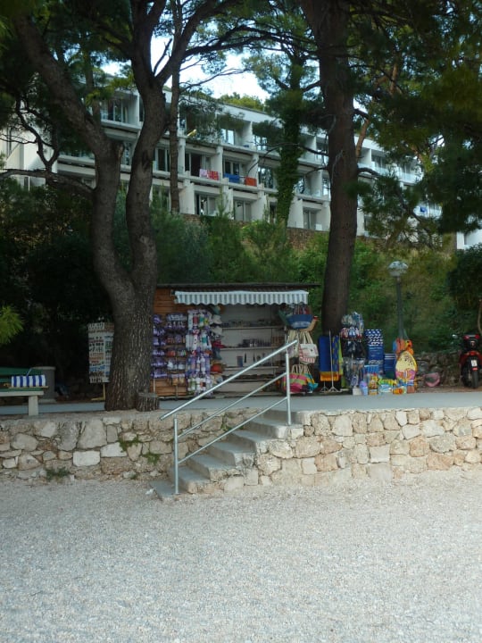 Nebengebäude vom Strand Bluesun Hotel Soline