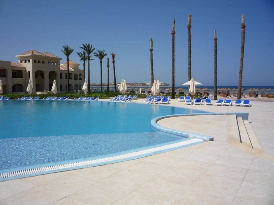 Pool bei der Poolbar Cleopatra Luxury Resort Makadi Bay