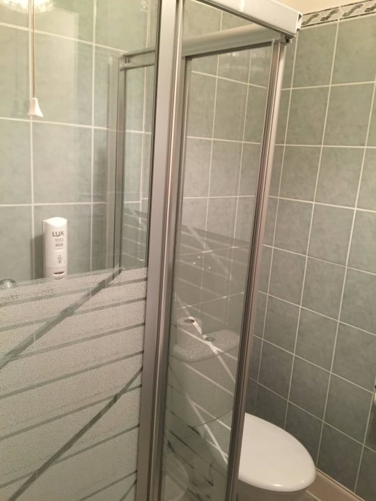 Bad im Zimmer Nr.43 Balavil Sport Hotel