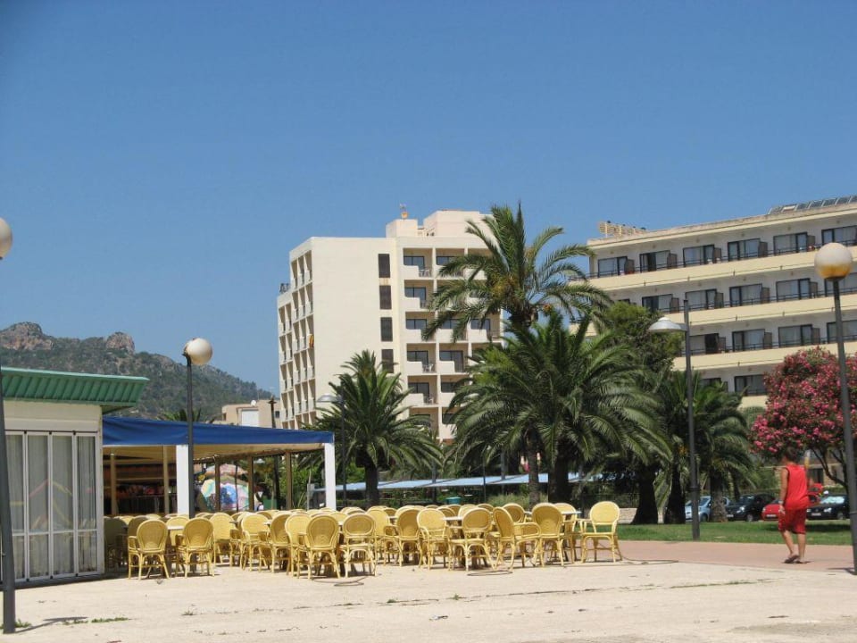 Hotel von der Strandpromenade La Santa Maria Hotel