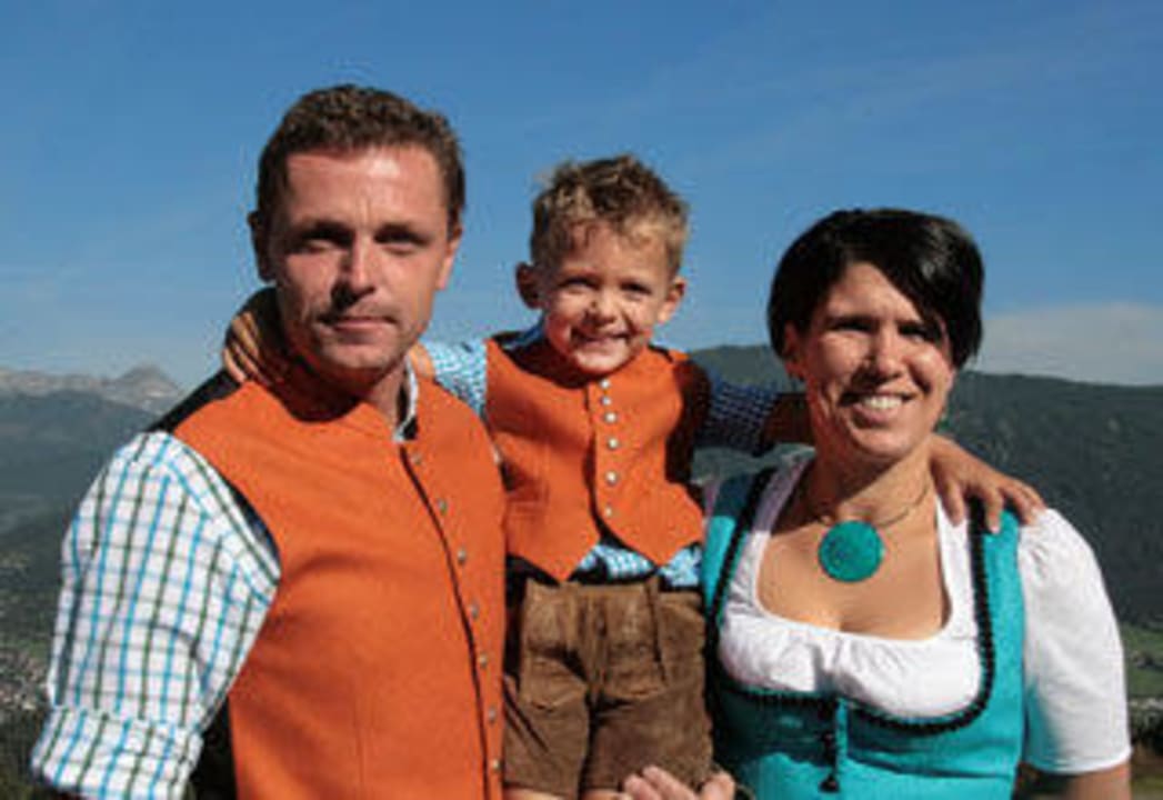 Familie Hirscher heißt Sie herzlich Willkommen  Familien & Jugendcamp Hirscher