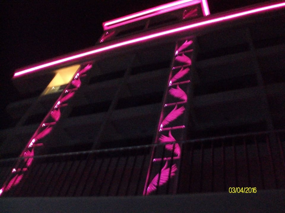 Hotel bei Nacht Palm World Side Resort & Spa