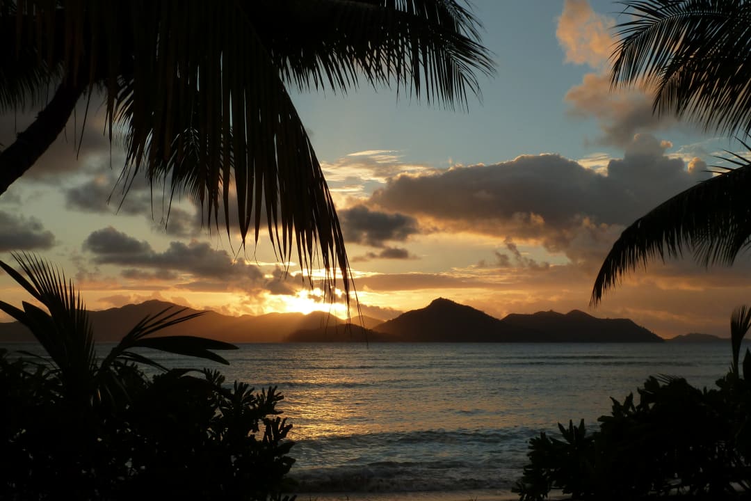 Sonnenuntergang Strand la Digue Island Lodge Richtung Prasli La Digue Island Lodge