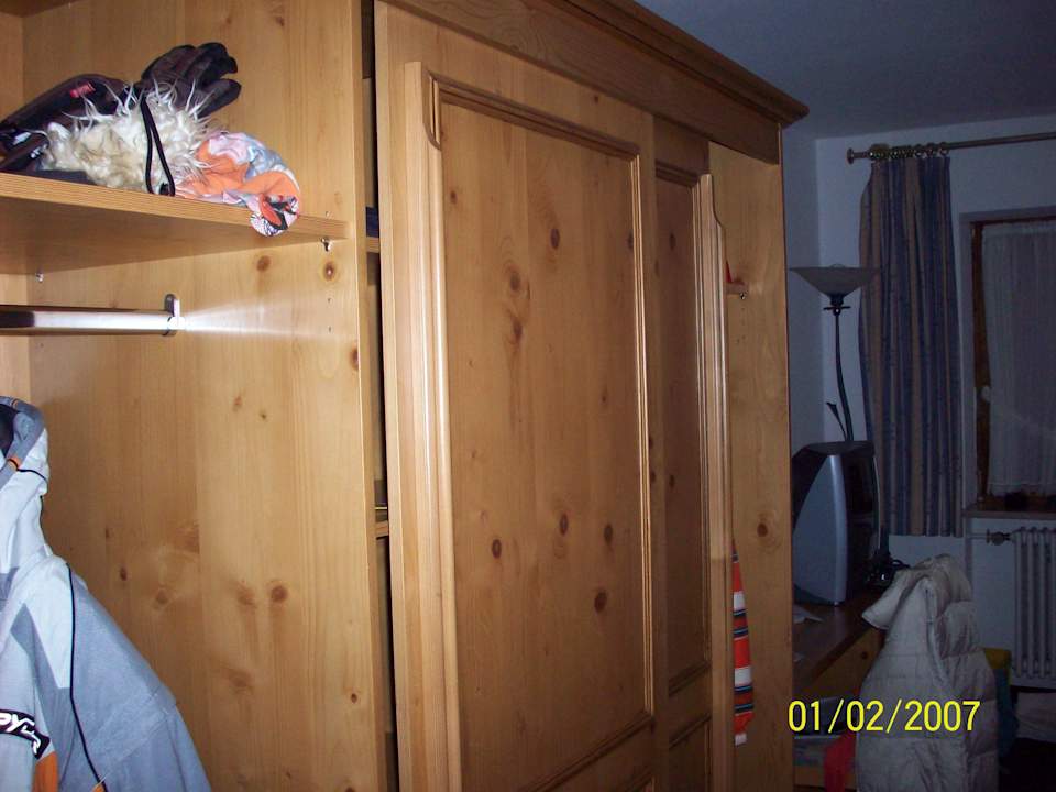 Kleiderschrank Hotel Gasthof Traube