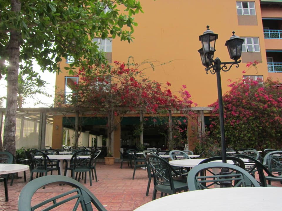 Buffet neben dem Pool whala!boca chica