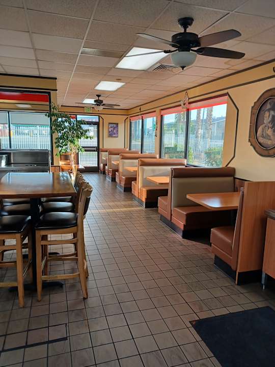 Gastro Motel 6 Bakersfield East