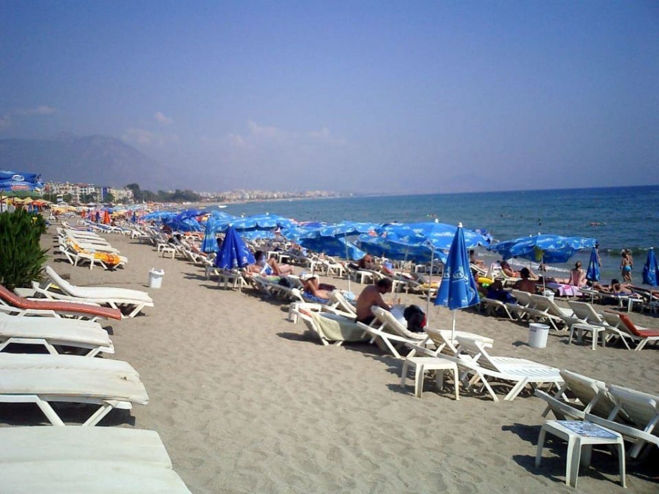 Strand gegenüber Büyük Hotel  Büyük Hotel