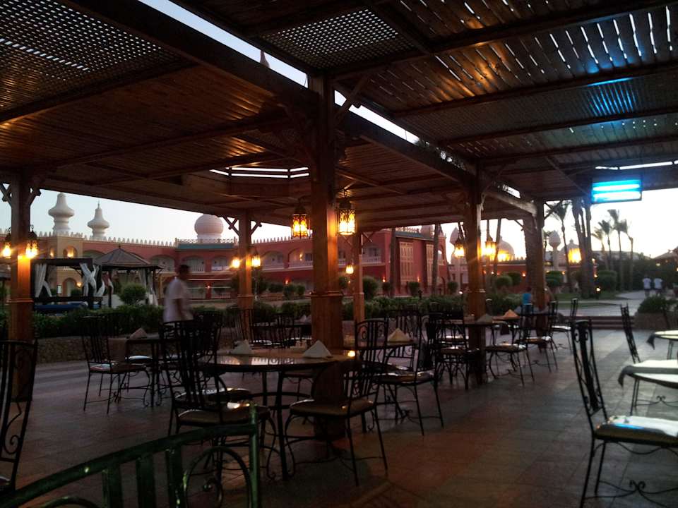 Hauptrestaurant außen Pickalbatros Alf Leila Wa Leila Resort - Neverland Hurghada