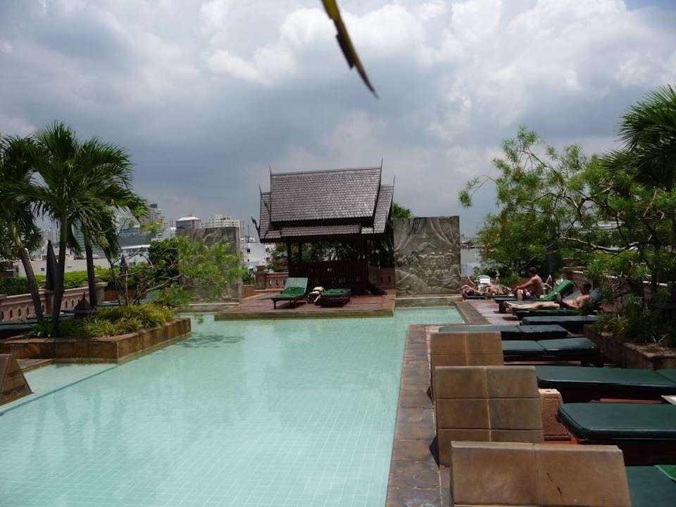 Pool 5. Etage Hotel Century Park