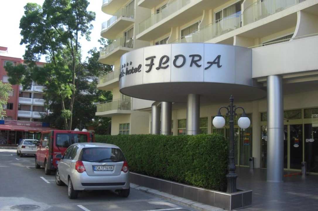 Eingang DAS Club Hotel Sunny Beach