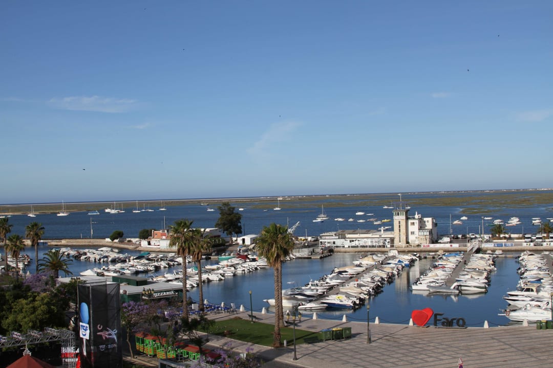 Widok na Faro Occidental Faro