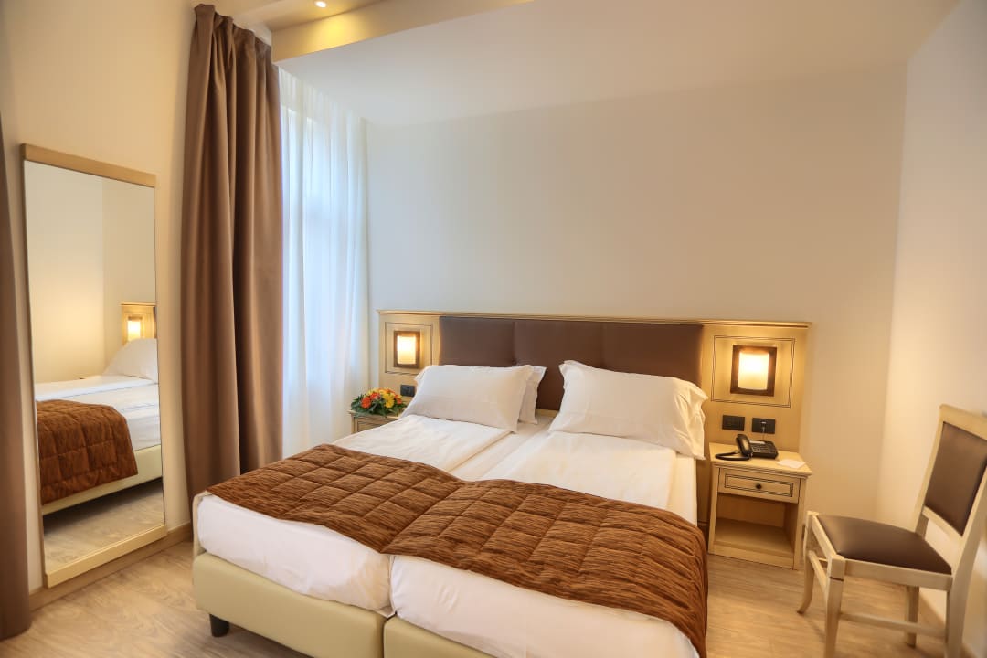 Zimmer Hotel Europa - Skypool & Panorama