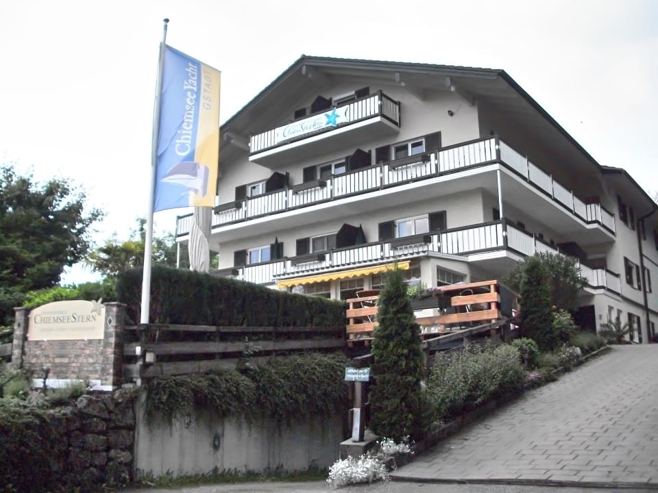 Hotelfront Ferienresidenz Chiemseestern