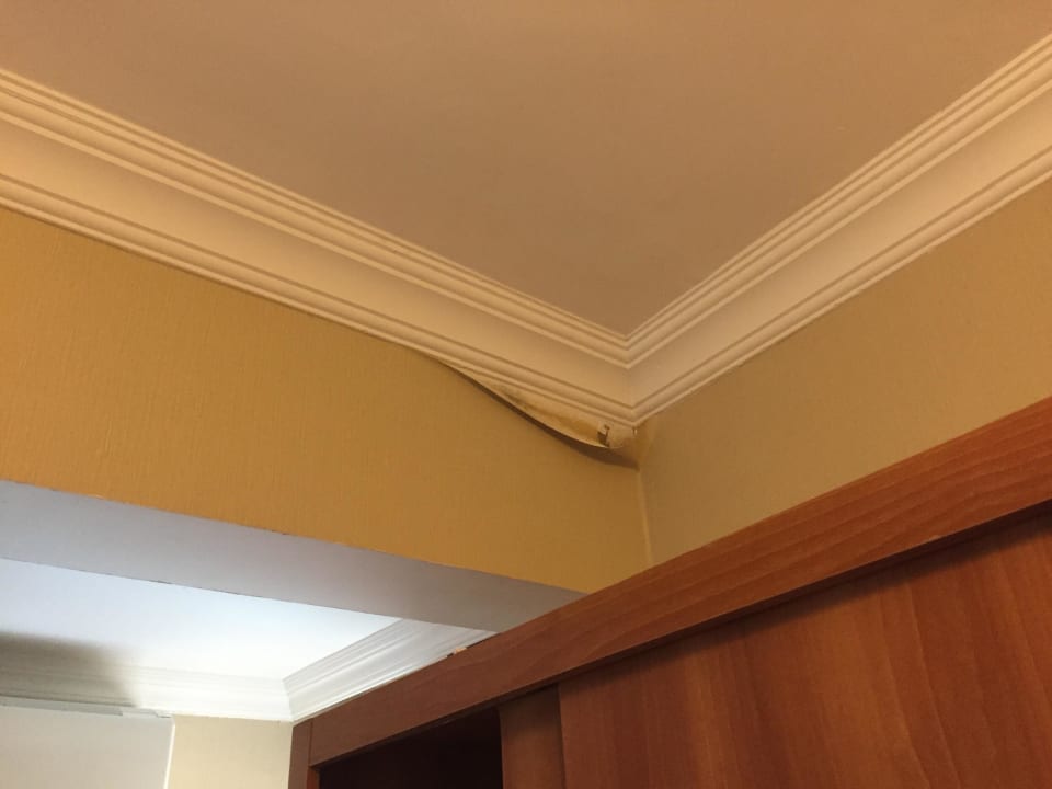Der Lack ist wohl schon ab Tac Premier Hotel & Spa