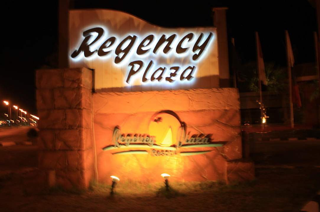 Regency Plaza Resort nocą Regency Plaza Aqua Park & Spa