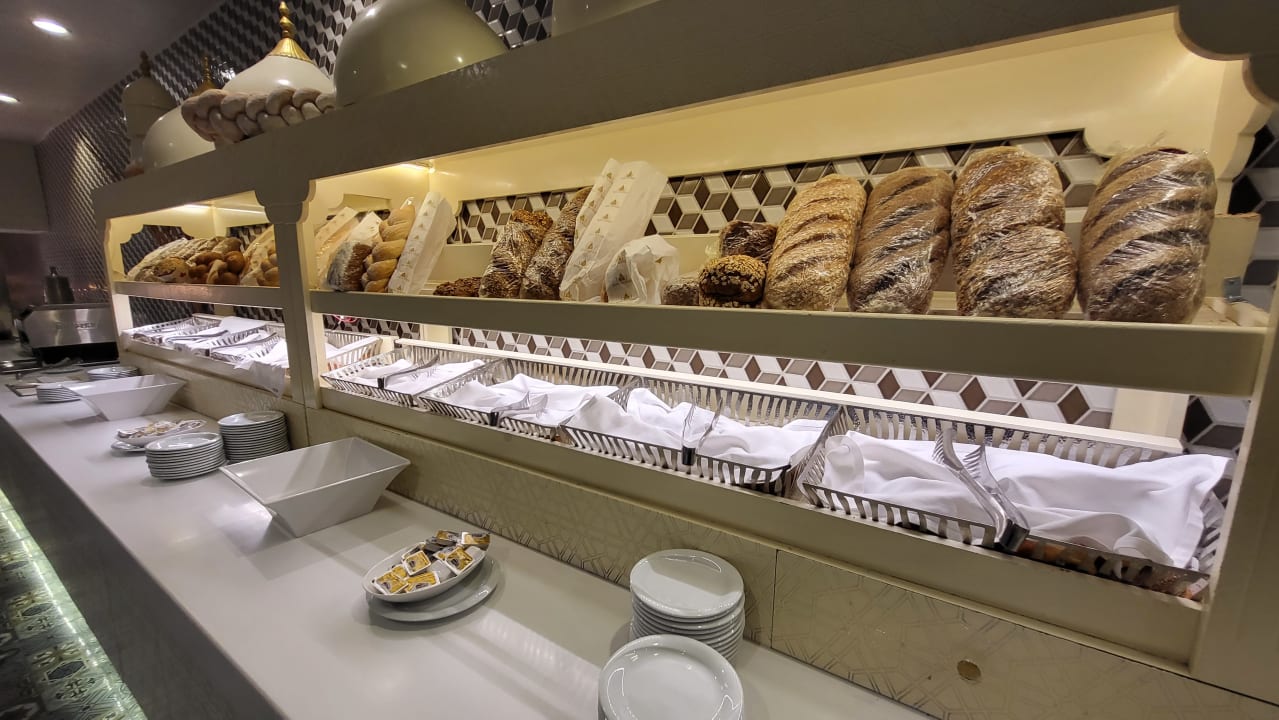 Gastro Royal Taj Mahal Hotel