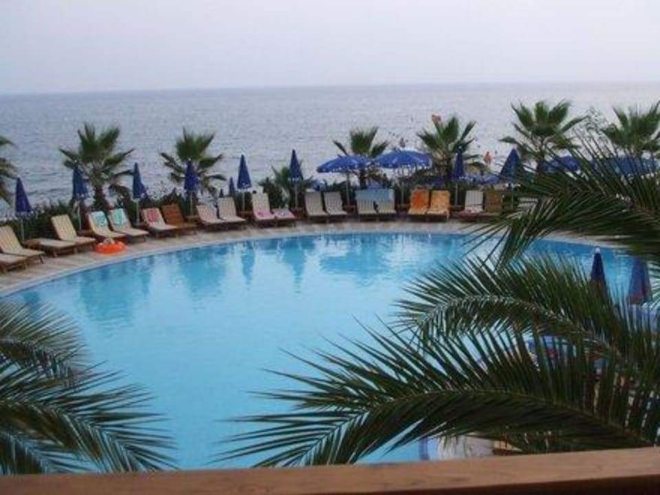 Poolsicht aus Zimmer 118 Anitas Beach Hotel