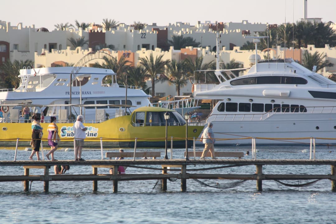 Blick auf die Boote in der Bay Jaz Makadi Oasis Resort