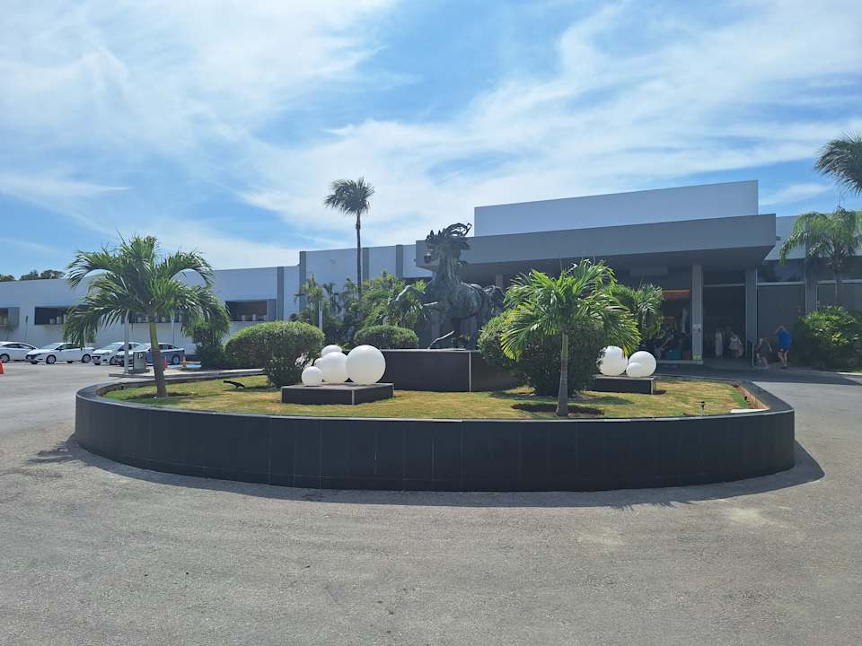 Außenansicht Hotel Riu Tequila