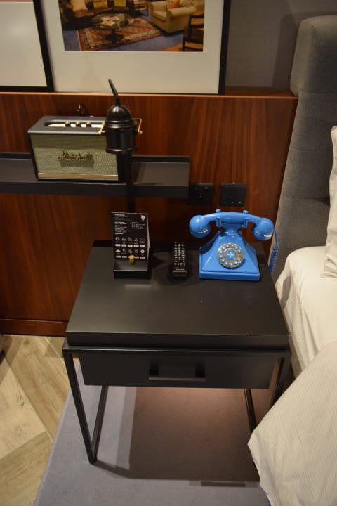 Zimmer The WB Abu Dhabi, Curio Collection By Hilton