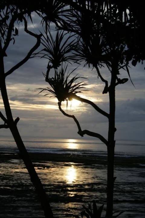 Sonnenuntergang Puri Dajuma Beach Eco-Resort & Spa