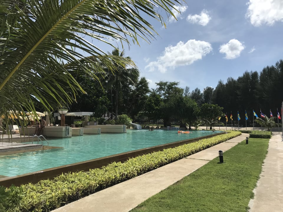 Pool Apsara Beachfront Resort & Villa - Resort