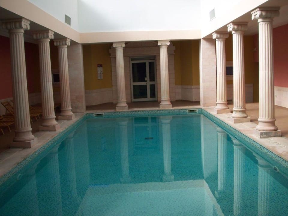 Blick in das kleine, aber feine Hallenbad The Ksar Djerba Charming Hotel & SPA