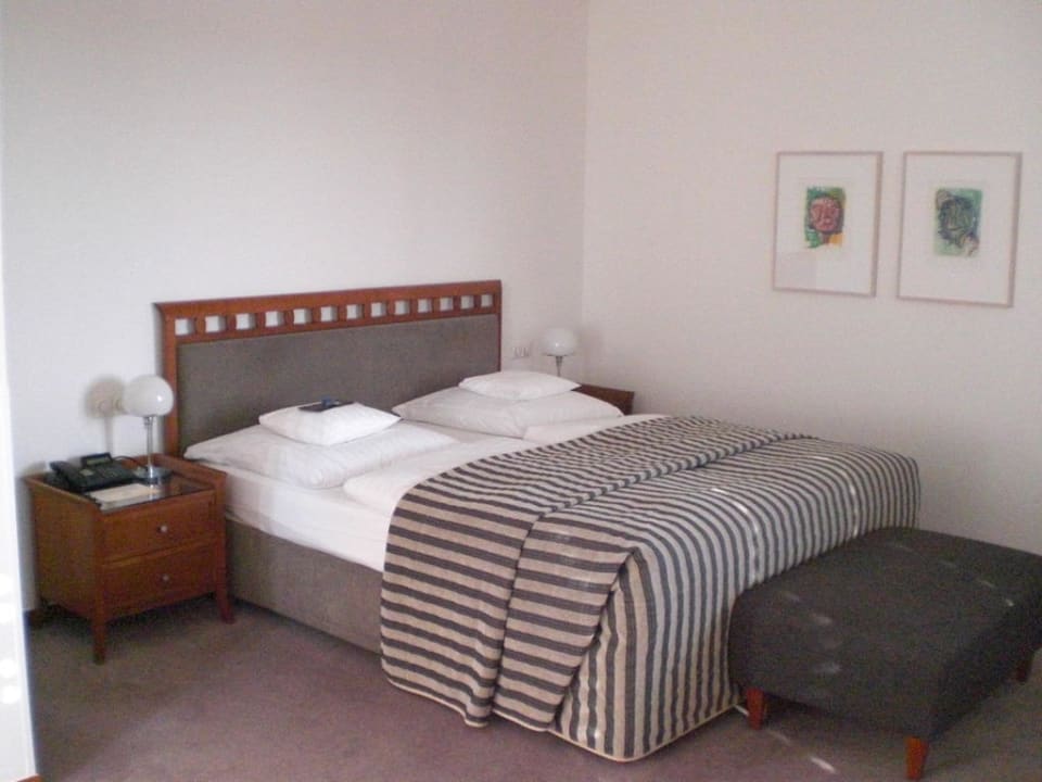 Kingsize Bett Lindner Hotel Frankfurt Main Plaza, part of JdV by Hyatt