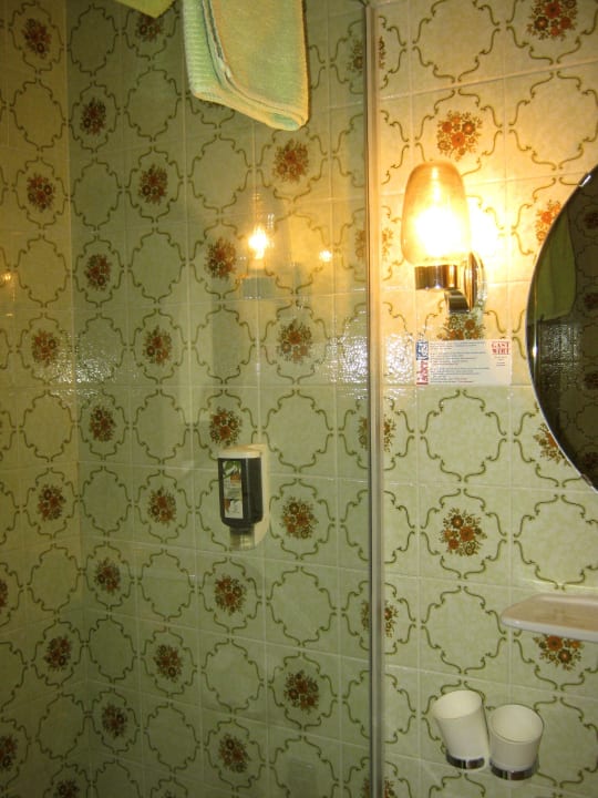 Die Duschwanne Dahoam by Sarina - Hotel & Suites