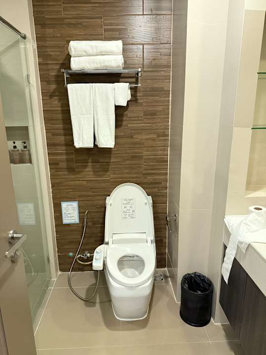 Zimmer Metropolis Suites Bangkok, Tapestry Collection by Hilton