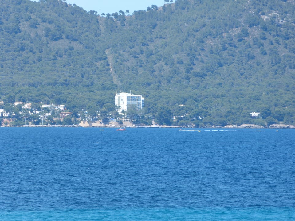 Das Hotel von der anderen Seite der Bucht Hipotels Eurotel Punta Rotja Golf & Spa