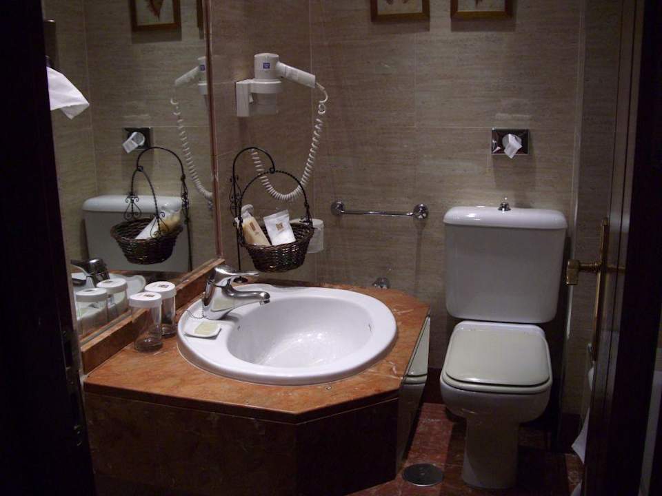 Badezimmer Leonardo Hotel Granada