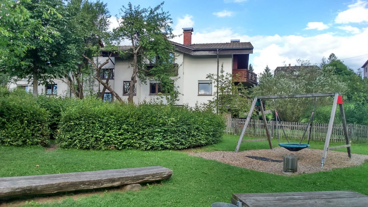 Spielplatz direkt vor der Haustüre Haus Ruf