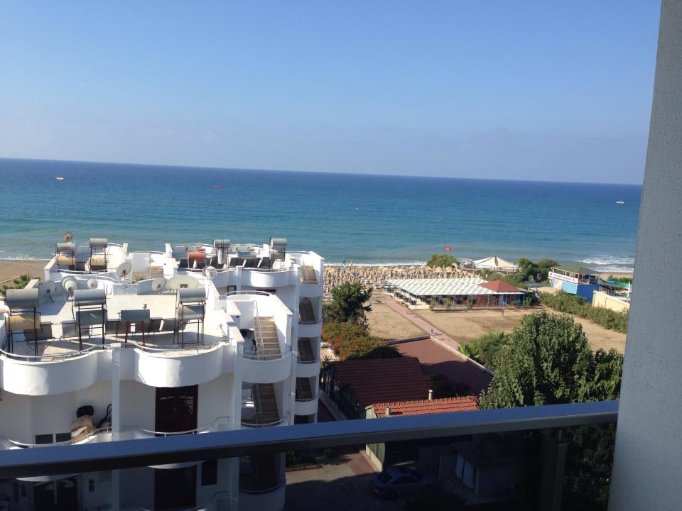 Blick vom Balkon Hotel Royal Garden Beach