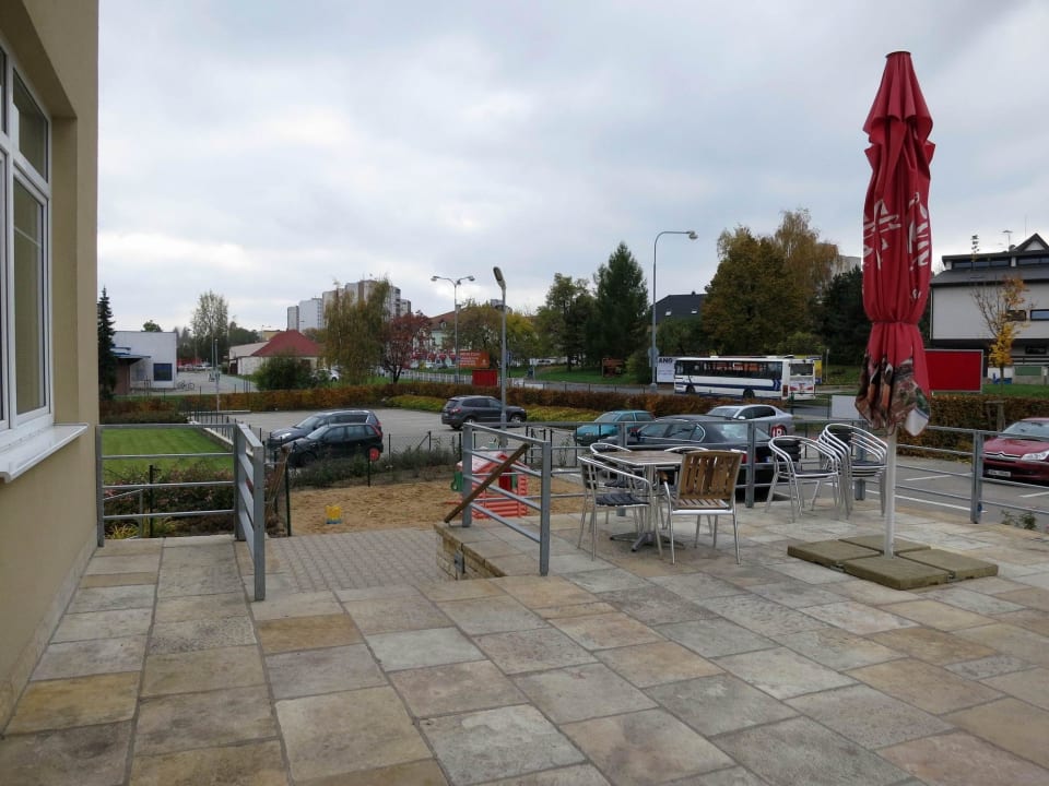 Ausblick vor dem Hotel - Eingang Hotel Olympionik