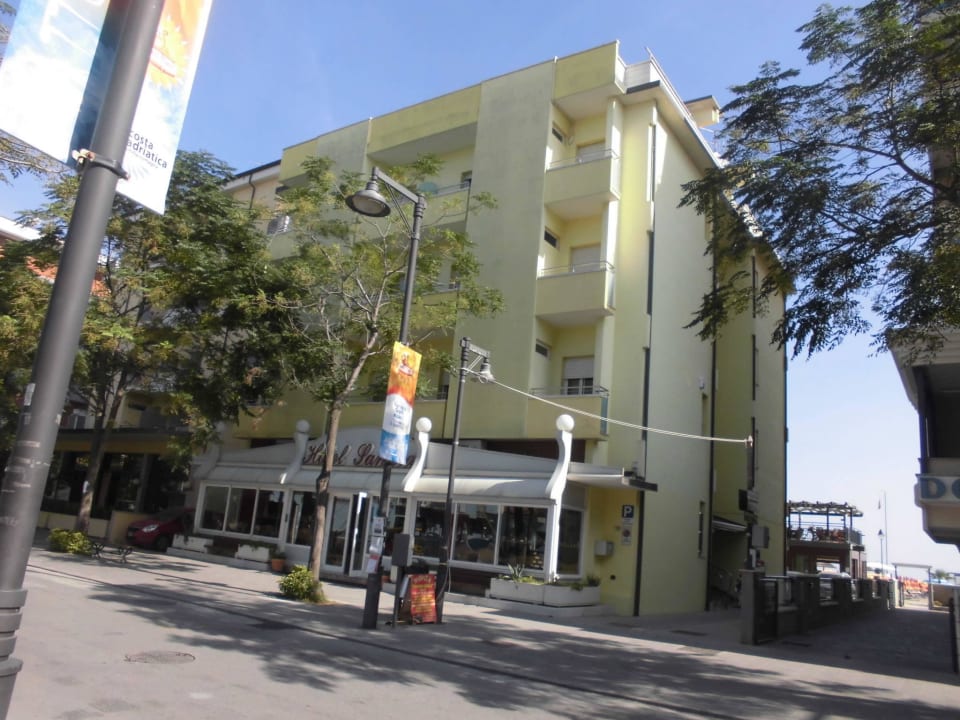 Von der Straße Hotel Sandra