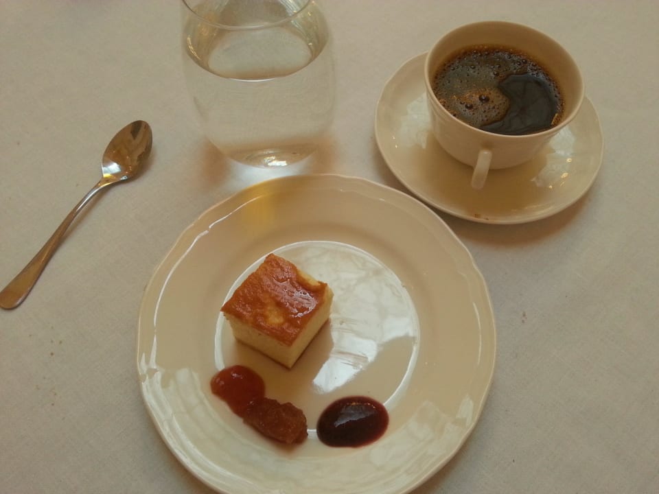 Restaurant - Käsekuchen und Kaffee Hotel Grand