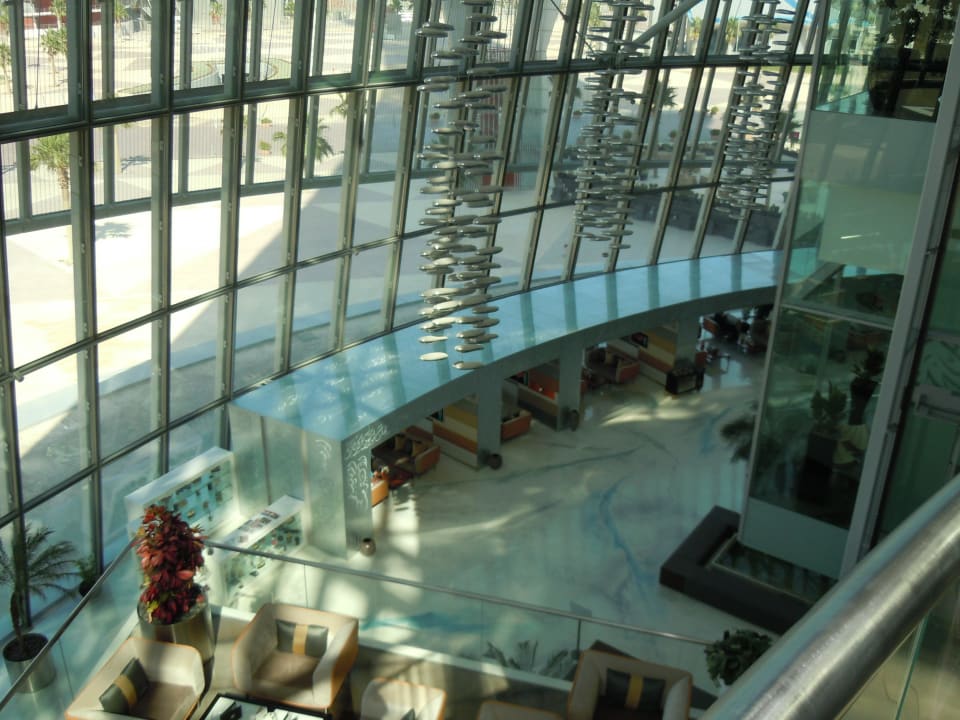 Blick in die Lobby  THE TORCH DOHA