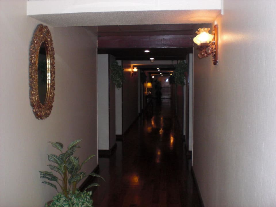 Hotelaufgang The Tawana Bangkok