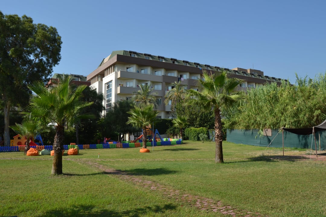 Вид на море от беседок на территории Armas Gül Beach