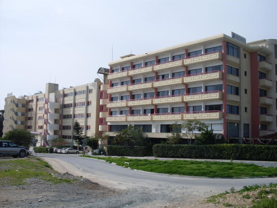 Hotel od strony wschodniej Hotel Arsinoe