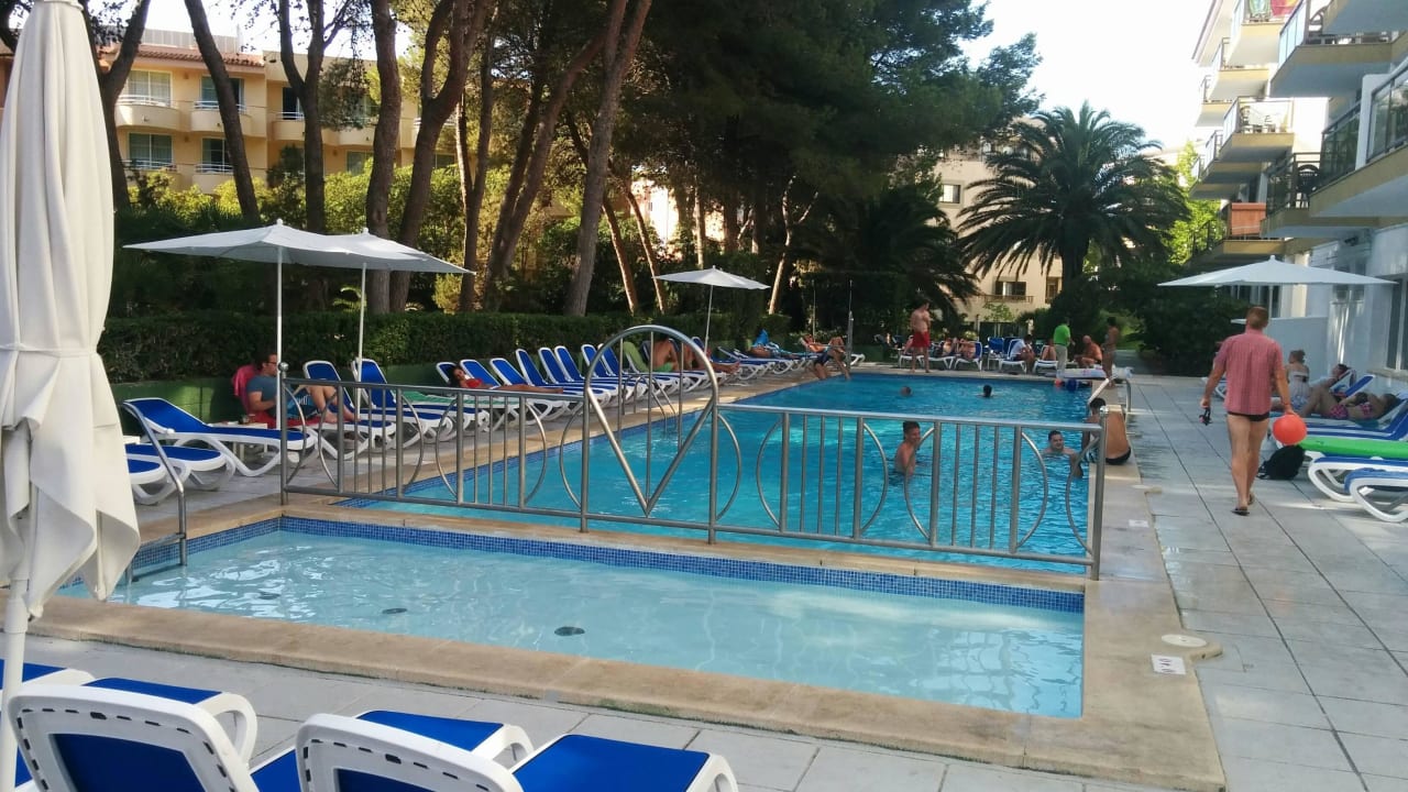 Pool zu klein für so ein großes hotel Guya Wave Hotel