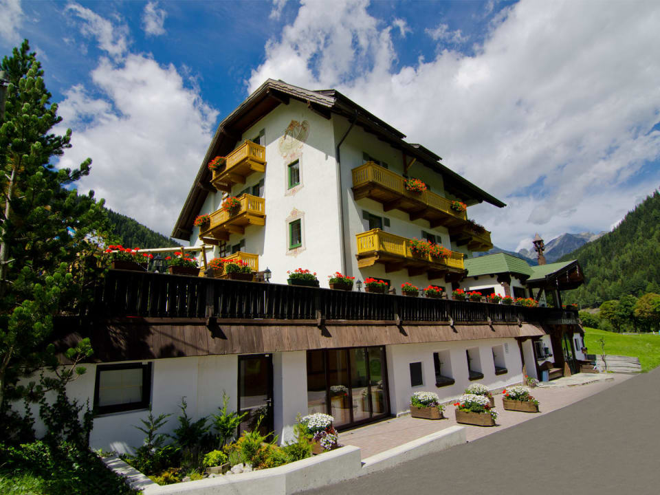 Sommer Hotel-Pension Edelweiss