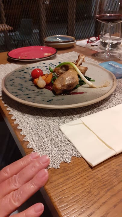 Gastro Acanthus Cennet Barut Collection